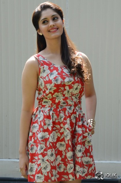 Surabhi-Interview-About-Express-Raja